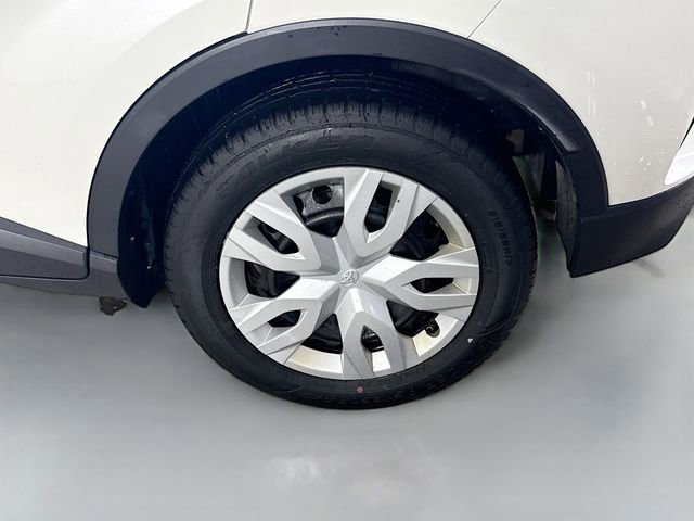 Used 2019 Toyota C-HR LE image 28