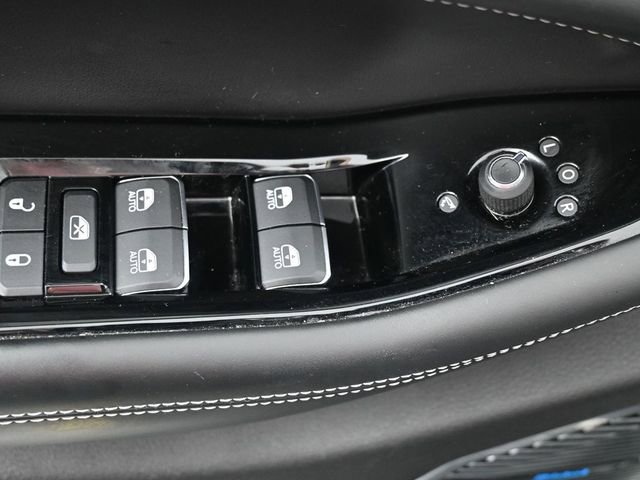 Used 2022 Jeep Grand Cherokee Overland w/ Advanced Protech Group III AWD/4WD image 7