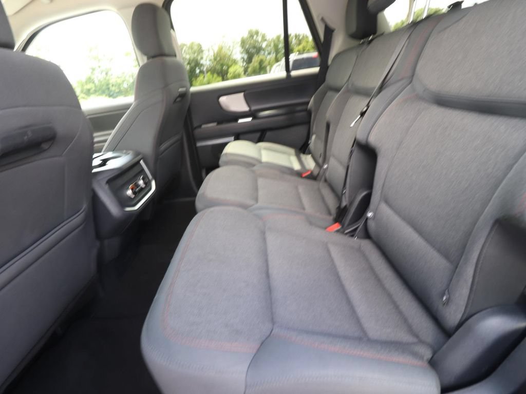 Certified 2025 Ford Expedition Active RWD image 9