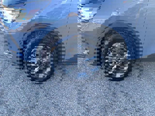 Certified 2025 Ford Escape ST-Line w/ Cold Weather Package image 10