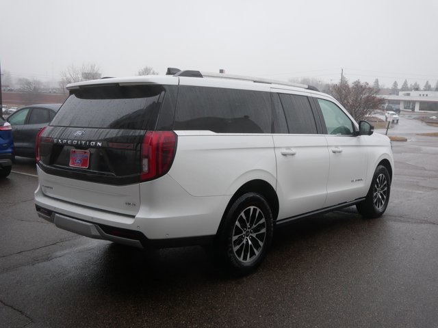 Certified 2025 Ford Expedition Max Platinum image 3