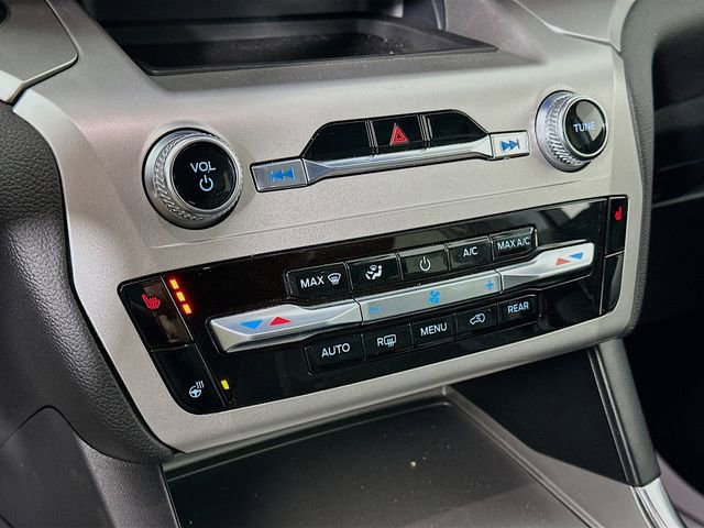 Certified 2022 Ford Explorer XLT w/ Equipment Group 202A image 22