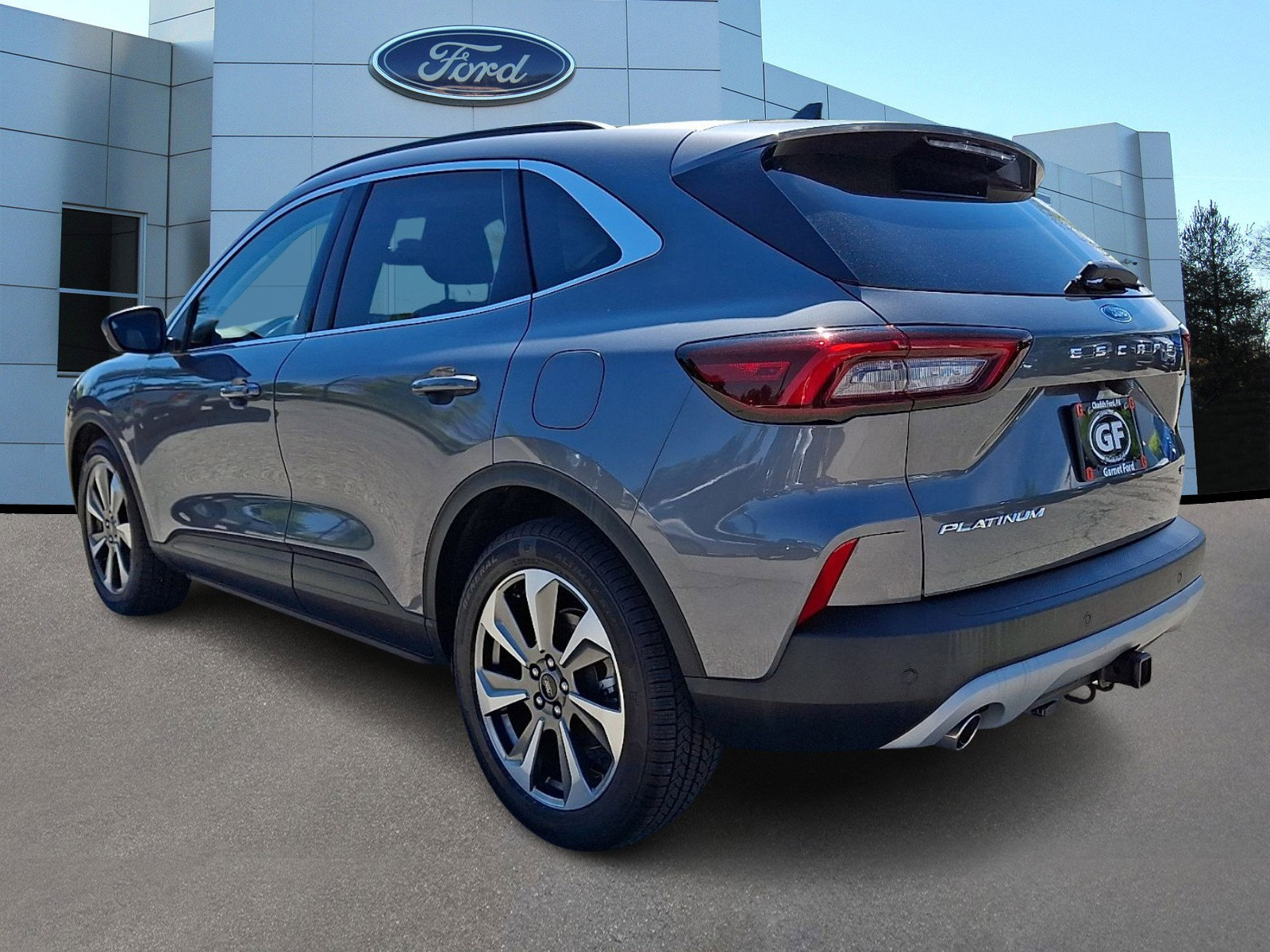 Certified 2023 Ford Escape Platinum w/ Class II Trailer Tow Package FWD image 5