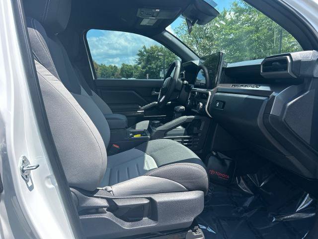 Used 2025 Toyota Tacoma TRD Sport AWD/4WD image 30