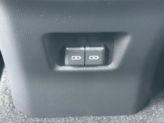 Used 2025 Toyota RAV4 XLE AWD/4WD image 26