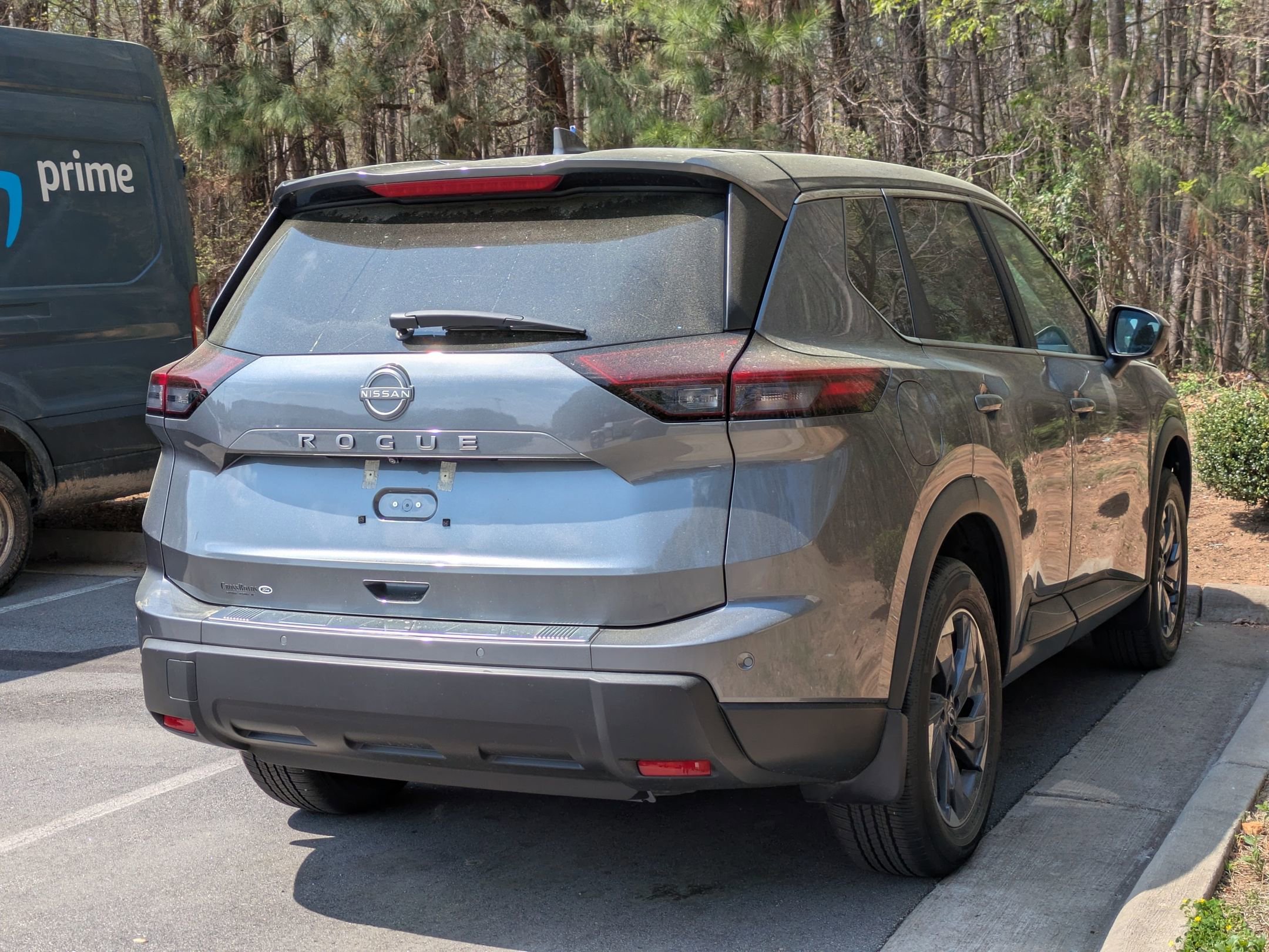 Used 2026 Nissan Rogue SV FWD image 3