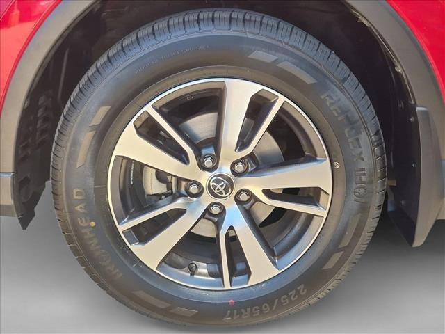 Used 2017 Toyota RAV4 XLE FWD image 24