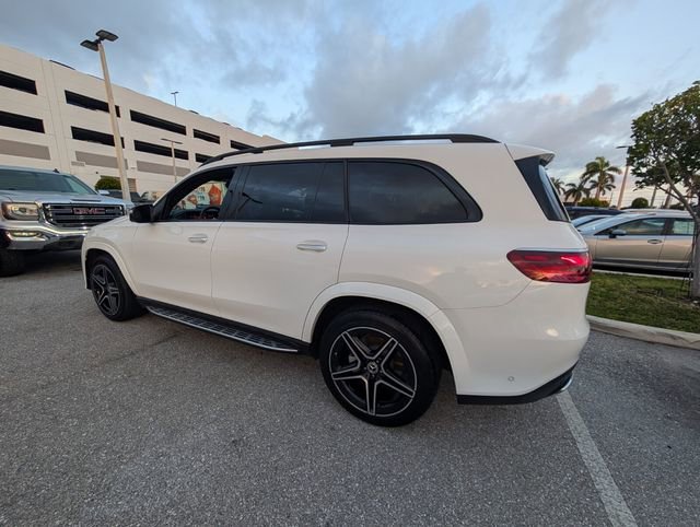 Used 2024 Mercedes-Benz GLS 450 4MATIC image 11