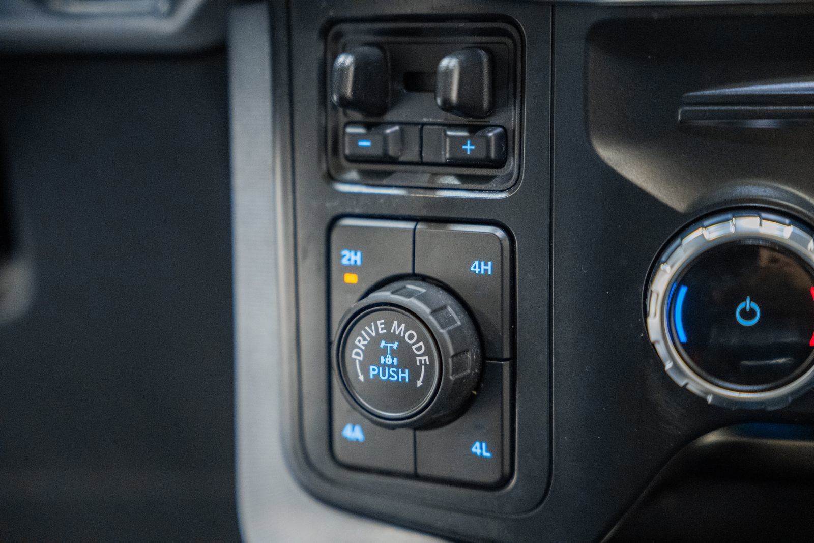 Certified 2022 Ford F150 Raptor w/ Raptor 37 Performance Package image 33