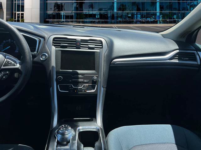 Certified 2019 Ford Fusion SE FWD image 11