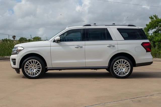 Certified 2024 Ford Expedition Limited RWD image 3