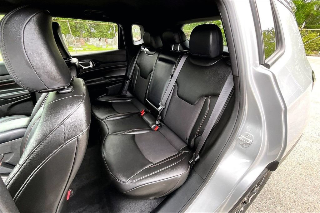 Used 2025 Jeep Compass Trailhawk AWD/4WD image 24