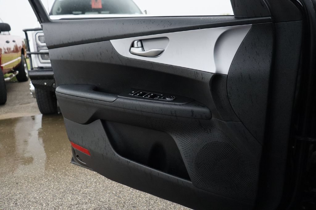 Used 2024 Kia Forte LXS FWD image 13