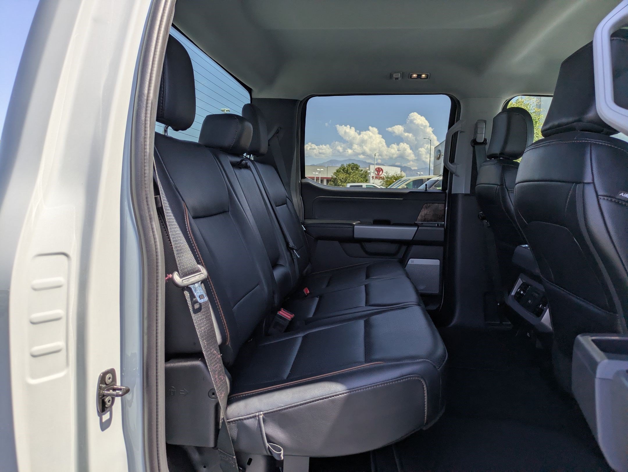 Certified 2025 Ford F250 Lariat AWD/4WD image 32