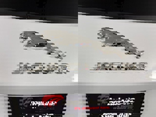 Used 2019 Jaguar E-PACE SE image 9