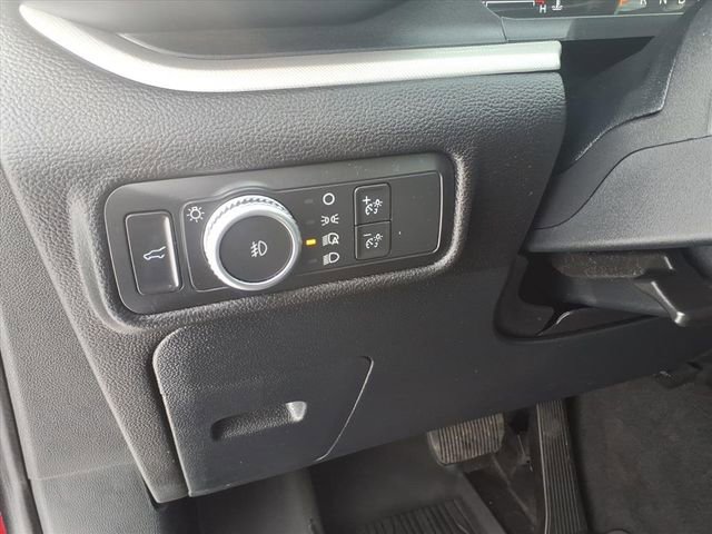 Certified 2022 Ford Explorer XLT w/ Equipment Group 202A image 18