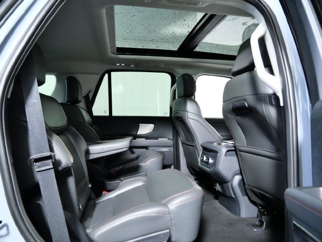 Certified 2025 Ford Expedition Active AWD/4WD image 13