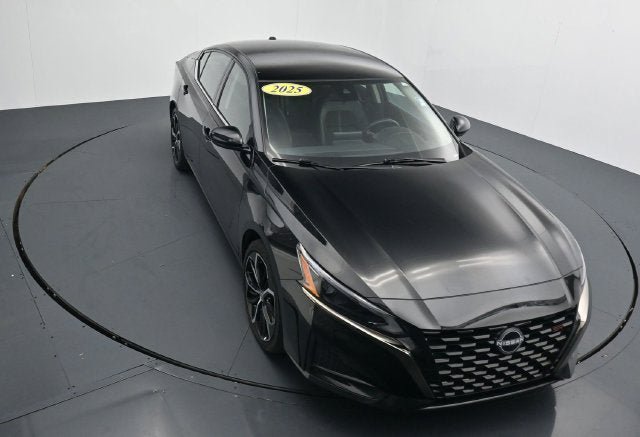 Used 2025 Nissan Altima 2.5 SR FWD image 31