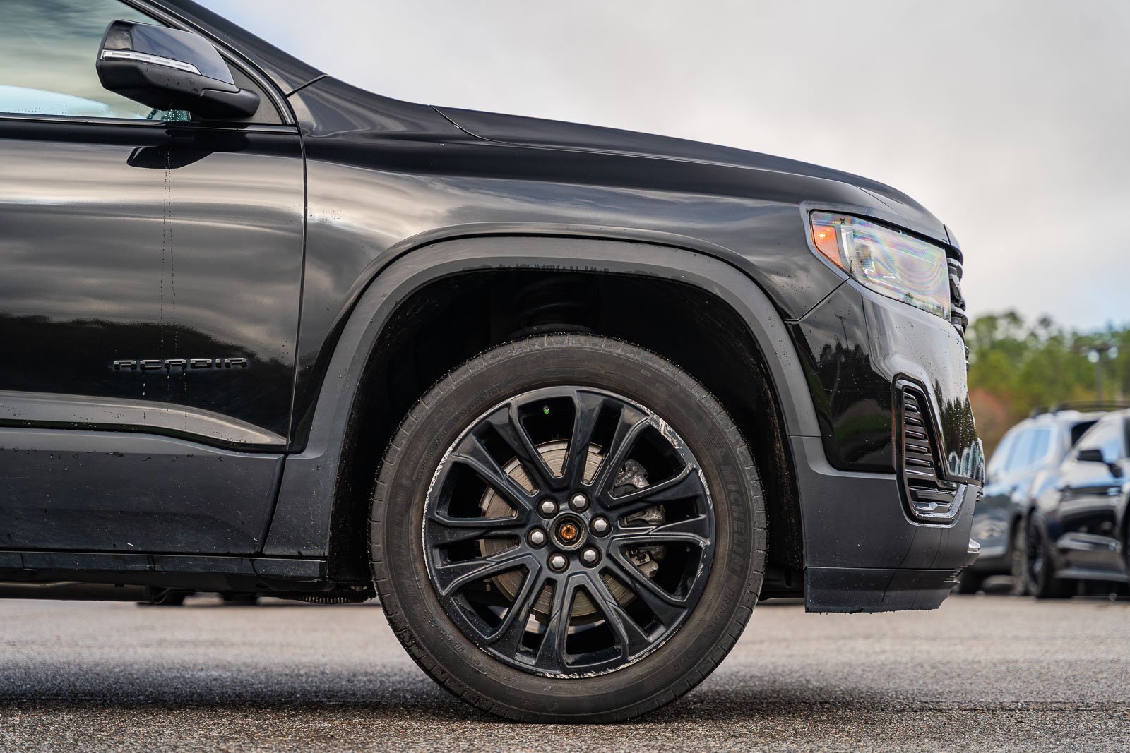 Used 2023 GMC Acadia SLE w/ Driver Convenience Package image 9