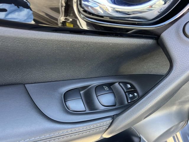 Used 2022 Nissan Rogue Sport SV w/ Technology Package image 25