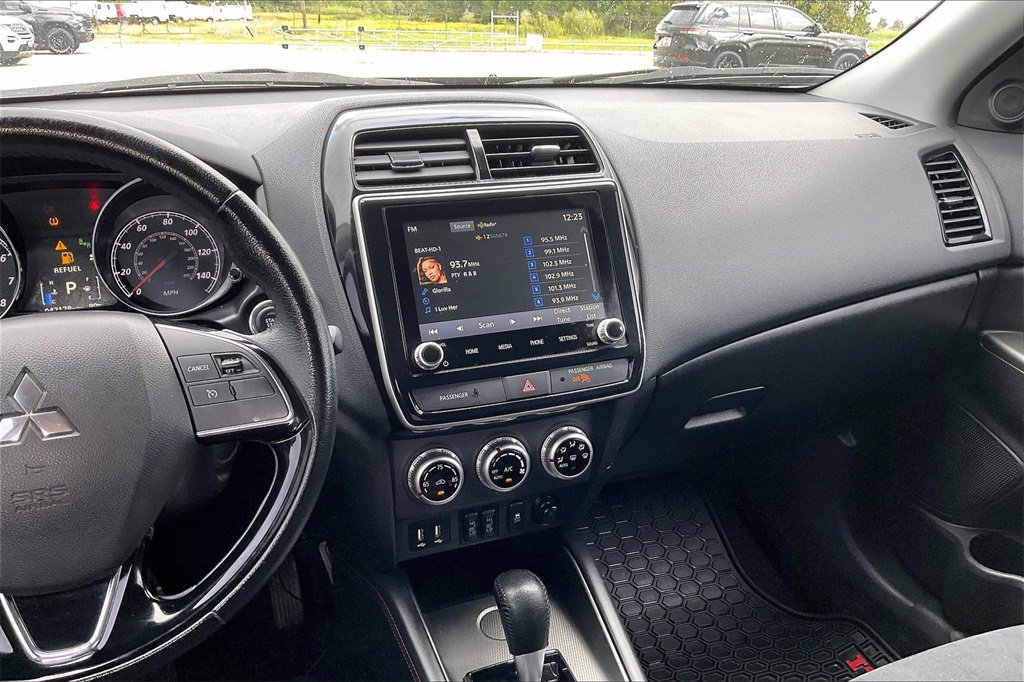 Used 2022 Mitsubishi Outlander Sport SE image 9