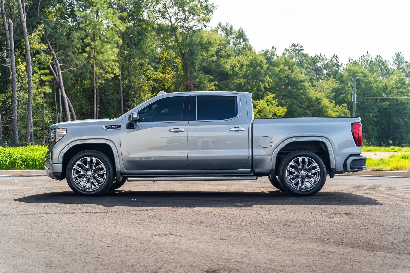Used 2023 GMC Sierra 1500 Denali w/ Denali Reserve Package AWD/4WD image 4