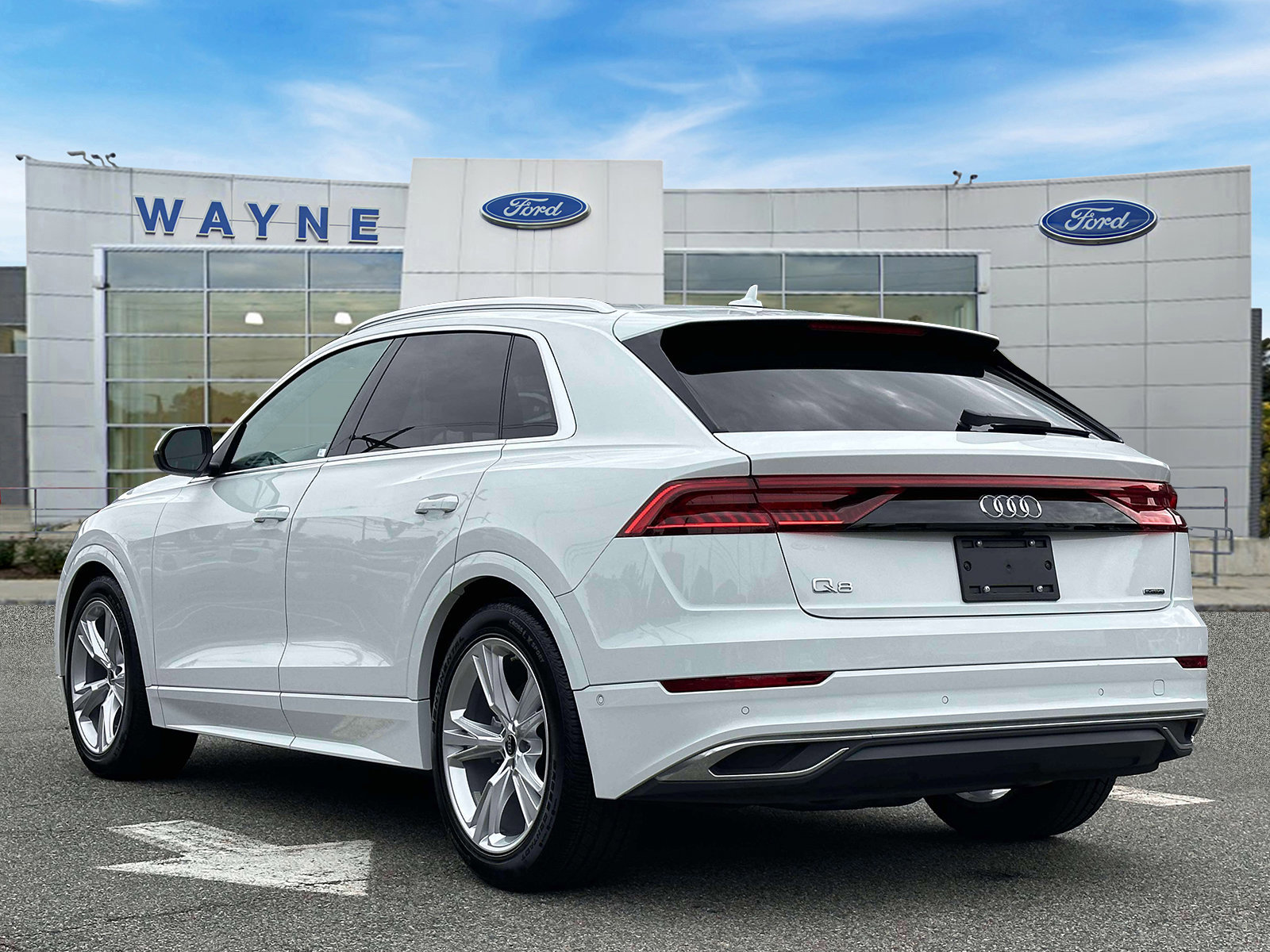 Used 2023 Audi Q8 Prestige w/ Prestige Package image 2