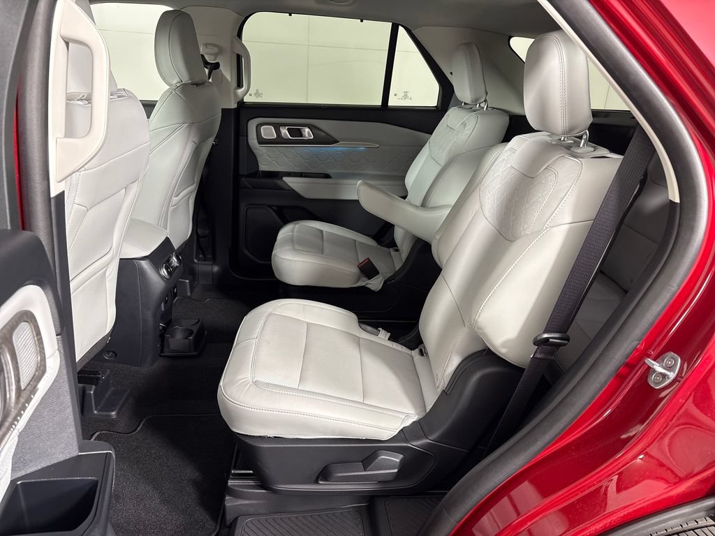 Certified 2025 Ford Explorer Platinum w/ Ultimate Package AWD/4WD image 24