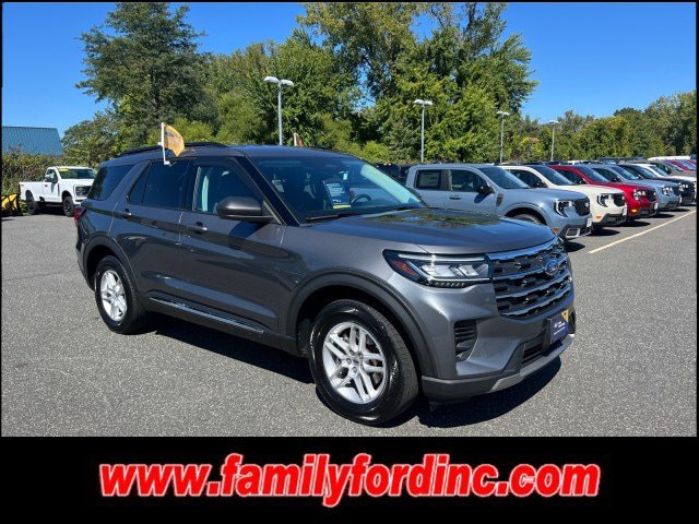 Certified 2025 Ford Explorer Active AWD/4WD image 1