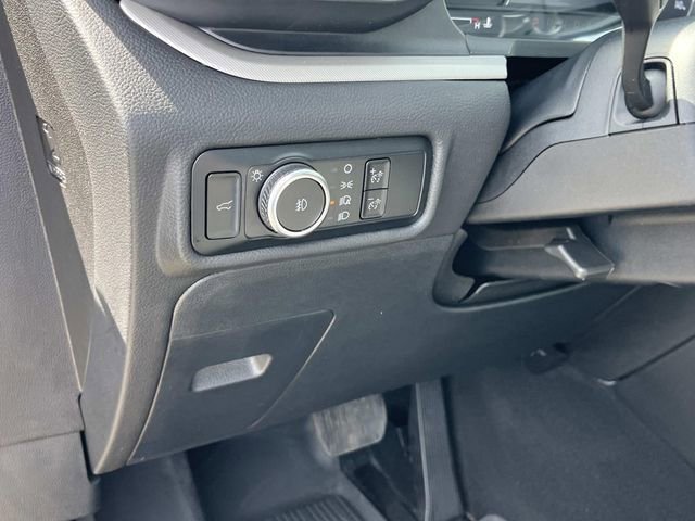 Certified 2024 Ford Explorer XLT w/ Equipment Group 202A image 33