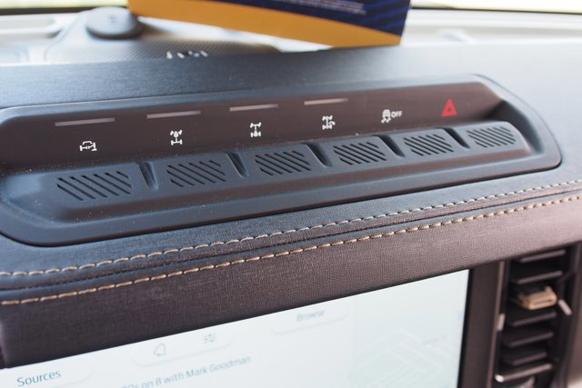 Certified 2025 Ford Bronco Badlands image 25