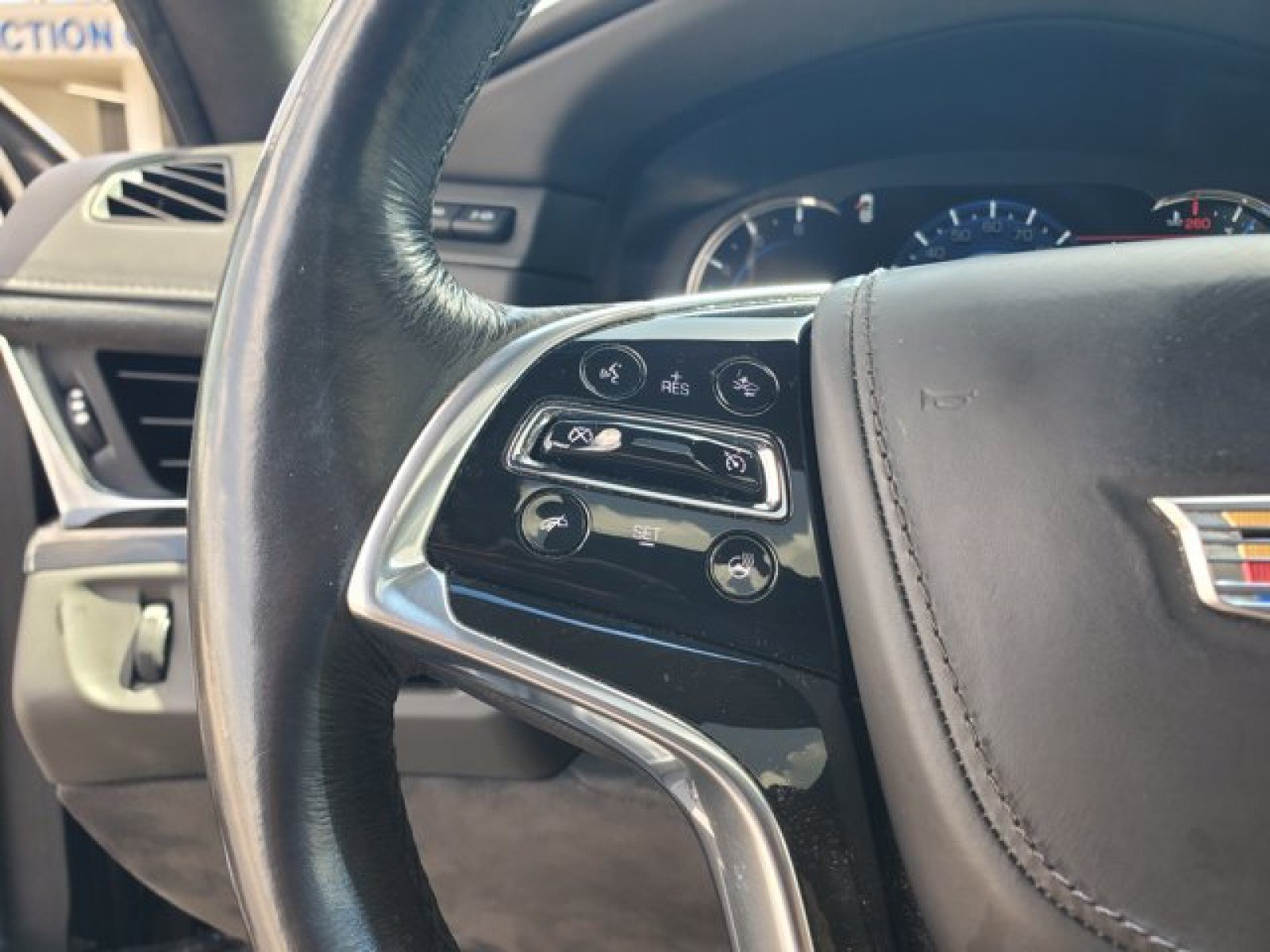 Used 2018 Cadillac Escalade Platinum RWD image 19