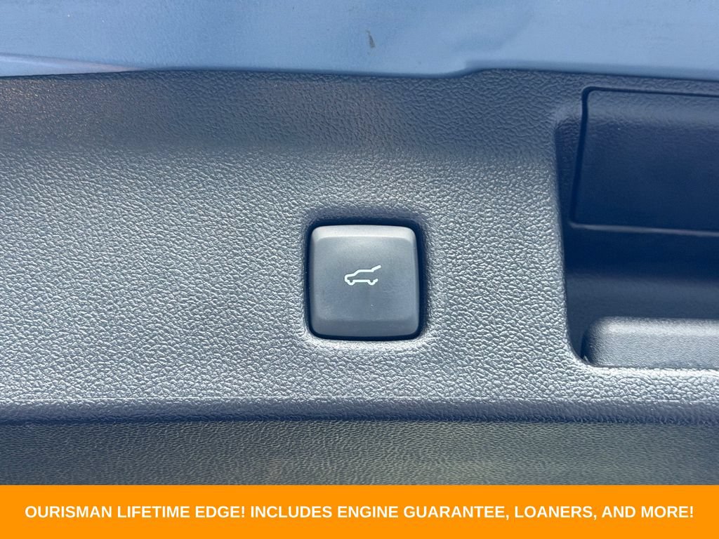 Certified 2025 Ford Escape Platinum AWD/4WD image 24