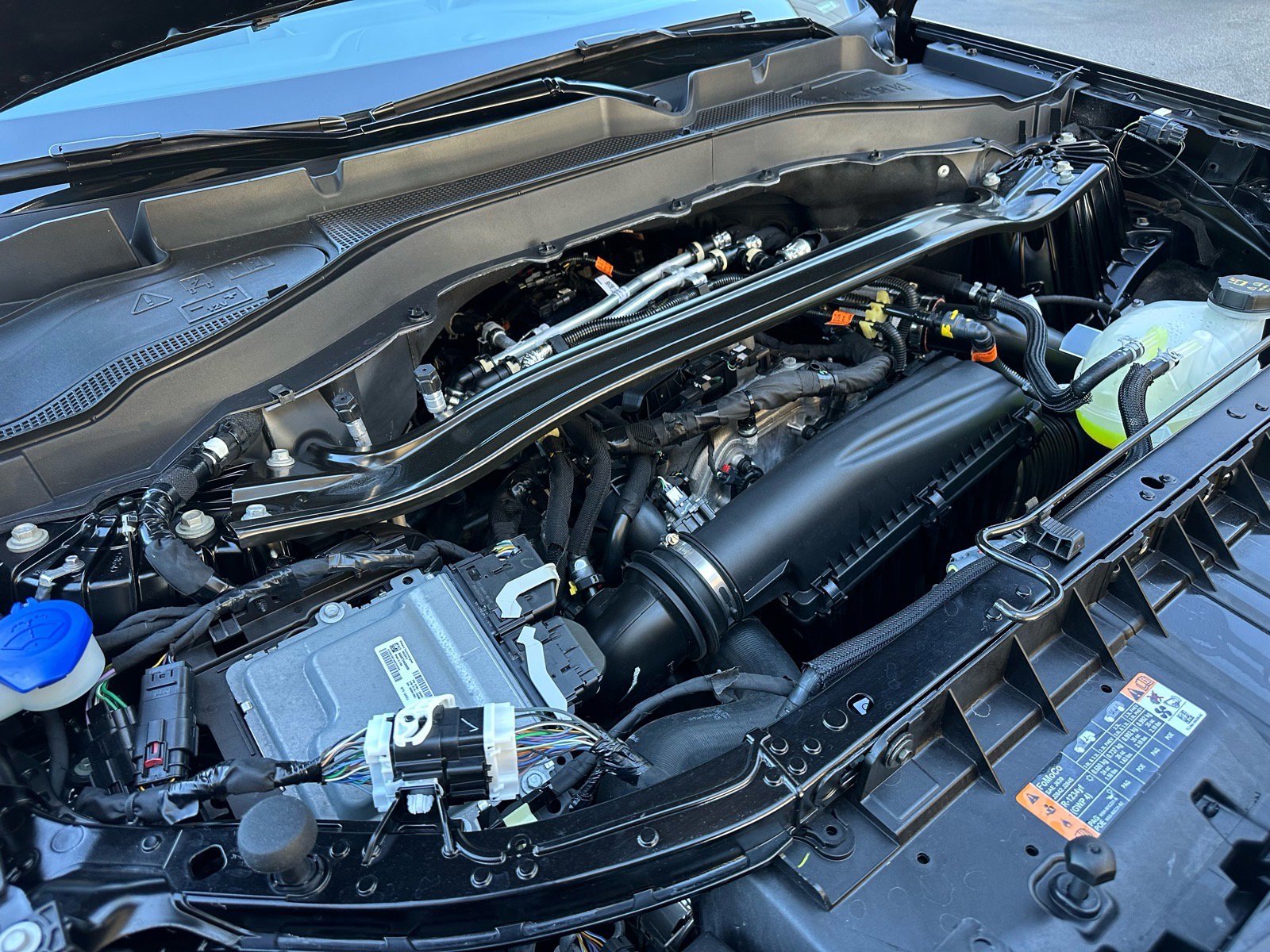 Certified 2025 Ford Explorer Platinum w/ LUX Leather Package image 16