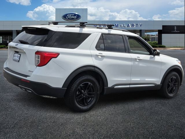 Certified 2022 Ford Explorer XLT w/ Equipment Group 202A AWD/4WD image 4