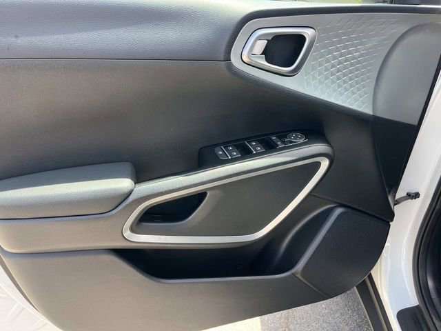 Used 2025 Kia Soul S FWD image 26