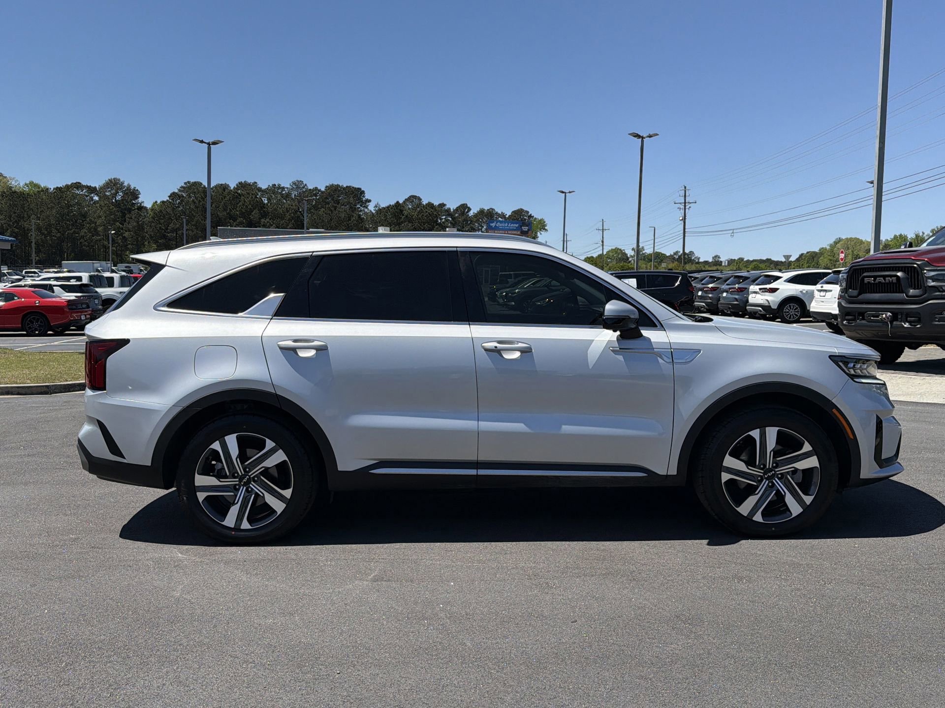 Used 2023 Kia Sorento SX Prestige image 2
