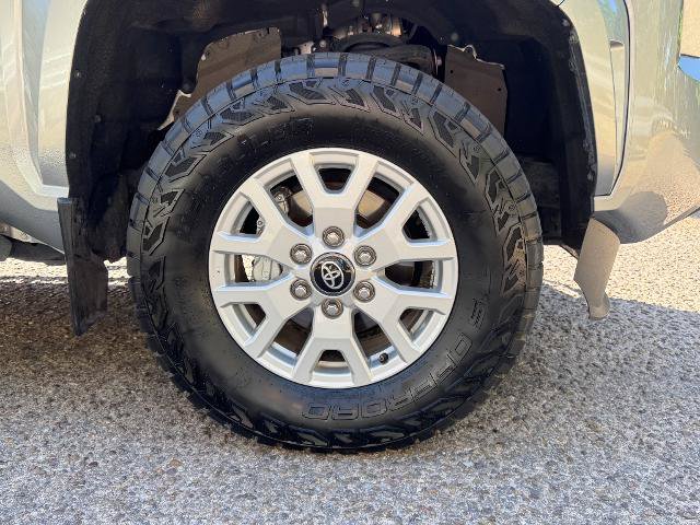 Used 2024 Toyota Tacoma SR5 AWD/4WD image 4