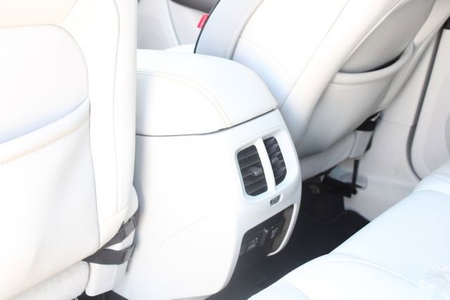 Used 2021 Jeep Cherokee Limited AWD/4WD image 23