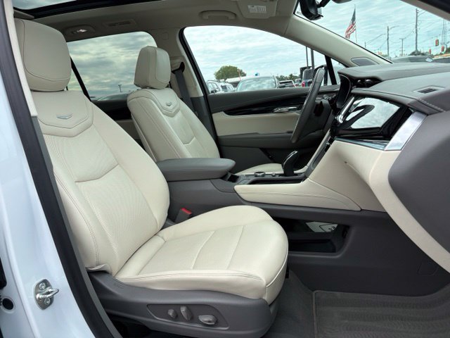 Used 2024 Cadillac XT6 Premium Luxury w/ Technology Package AWD/4WD image 12