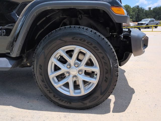 Used 2020 Jeep Wrangler Unlimited Sahara AWD/4WD image 12