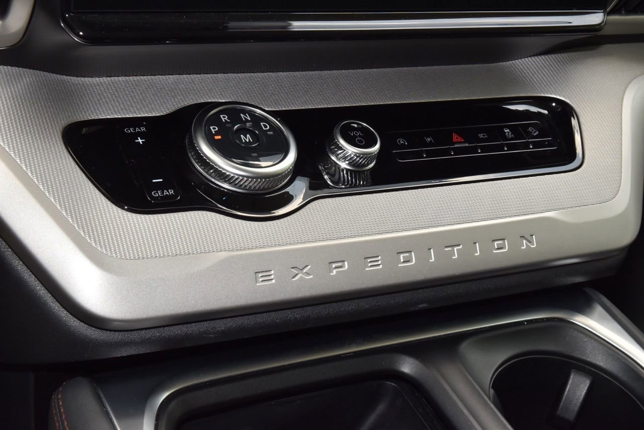 Certified 2025 Ford Expedition Active AWD/4WD image 29