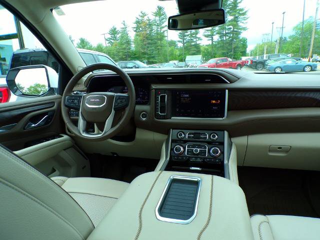 Used 2023 GMC Yukon Denali w/ LPO, Floor Liner Package AWD/4WD image 15