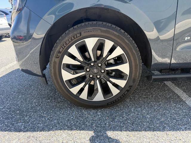 Certified 2025 Ford Expedition Platinum w/ Driver's Package image 22