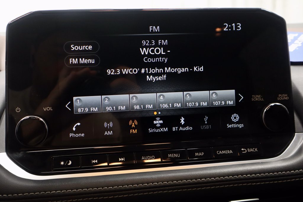 Used 2023 Nissan Rogue Platinum FWD image 3