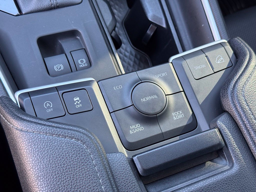Used 2024 Toyota Grand Highlander AWD image 14