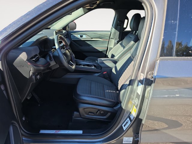 Certified 2025 Ford Explorer ST-Line w/ ST-Line Street Pack AWD/4WD image 11