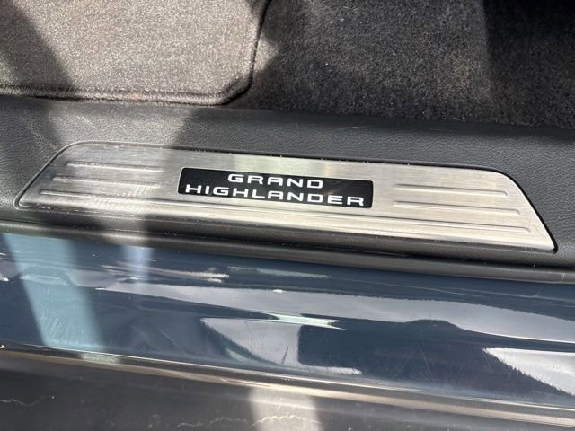 Used 2025 Toyota Grand Highlander AWD image 35