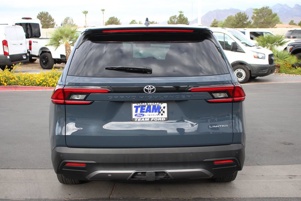 Used 2025 Toyota Grand Highlander AWD image 7