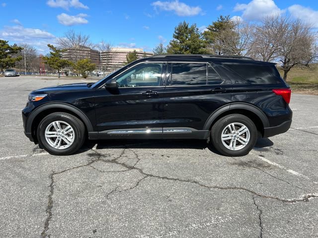 Certified 2022 Ford Explorer XLT w/ Equipment Group 202A image 3